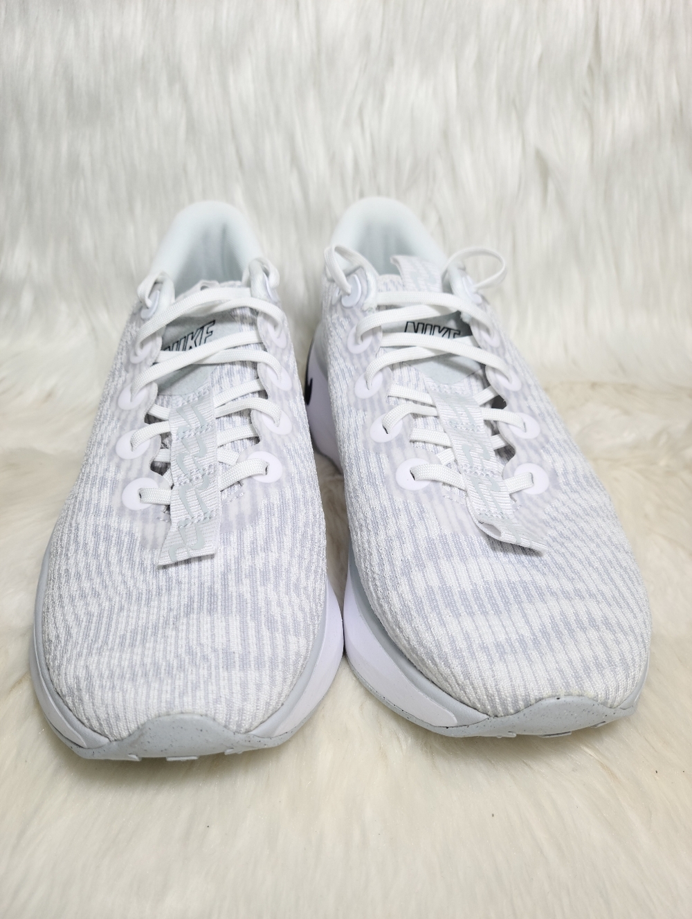 Nike Motiva White Pure Platinum Men 8.5 Women 10 NEW - Picture 5 of 7
